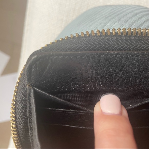 Gucci Leather Zip Around Wallet - Picture 6 of 8